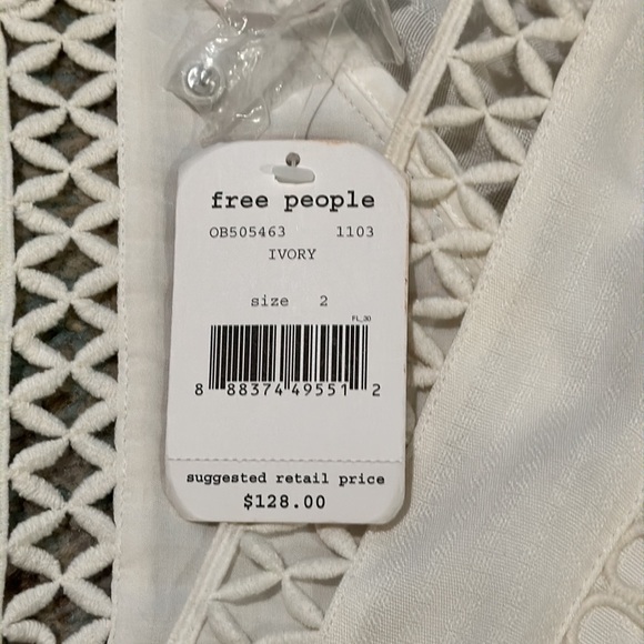 Free People White Cut Out, beautiful detailed Mini Dress. Size 2 V-Neck Neckline - Picture 4 of 8